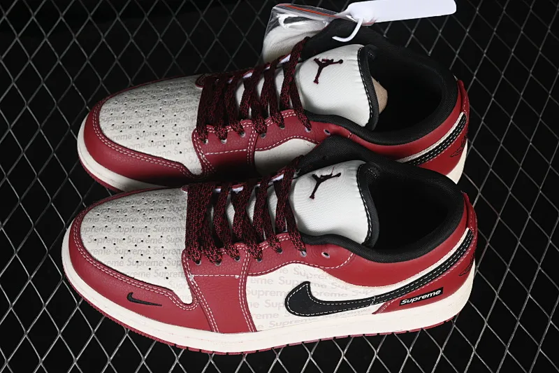 All categories Air Jordan Jordan series basketball shoes Air Jordan 1 Low High-end customized low-top sneakers Air Jordan 1 Low AJ1 Joe 1 joint English red and black hook High-end customized low-top retro basketball shoes QJ1988-008